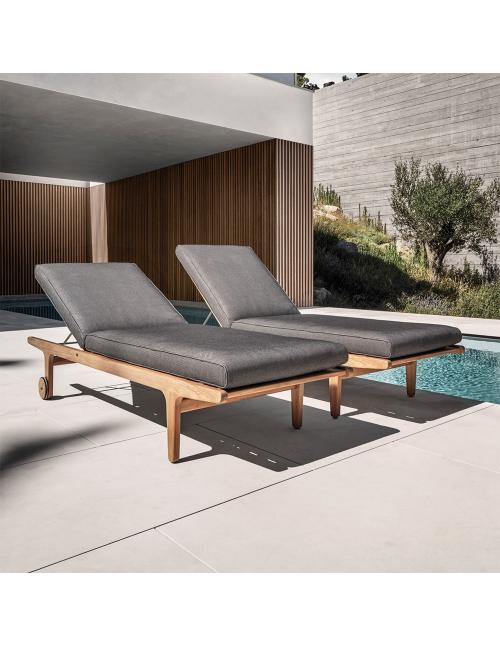 Gloster Bay Lounger with Cushion