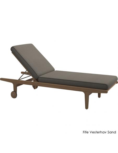 Gloster Bay Lounger with Cushion