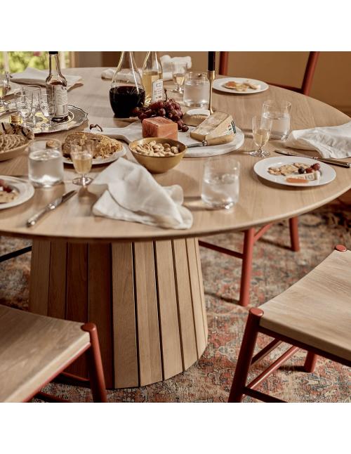 Neptune Stratford 6 Seater Round Oak Table