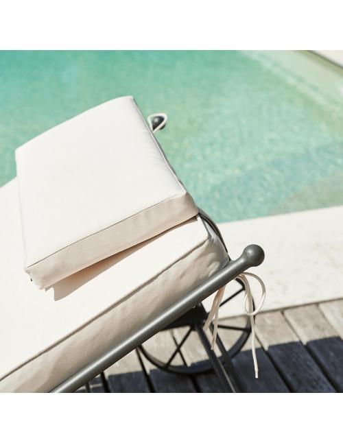 Neptune Cheltenham Sunlounger with Natural Cushion