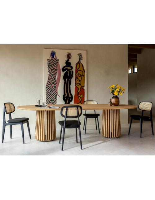 Vincent Sheppard Maru Oval Dining Table