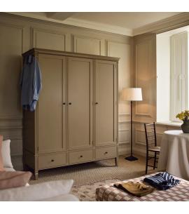 Neptune Larsson Grand Wardrobe