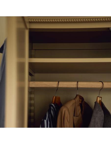 Neptune Larsson Grand Wardrobe