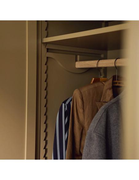 Neptune Larsson Grand Wardrobe