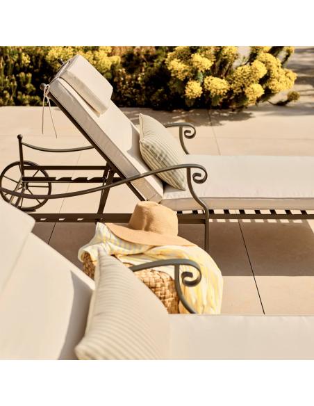 Neptune Cheltenham Sunlounger with Natural Cushion