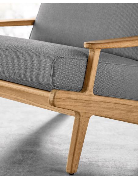 Gloster Bay Lounge Chair with Seat and Back Cushions